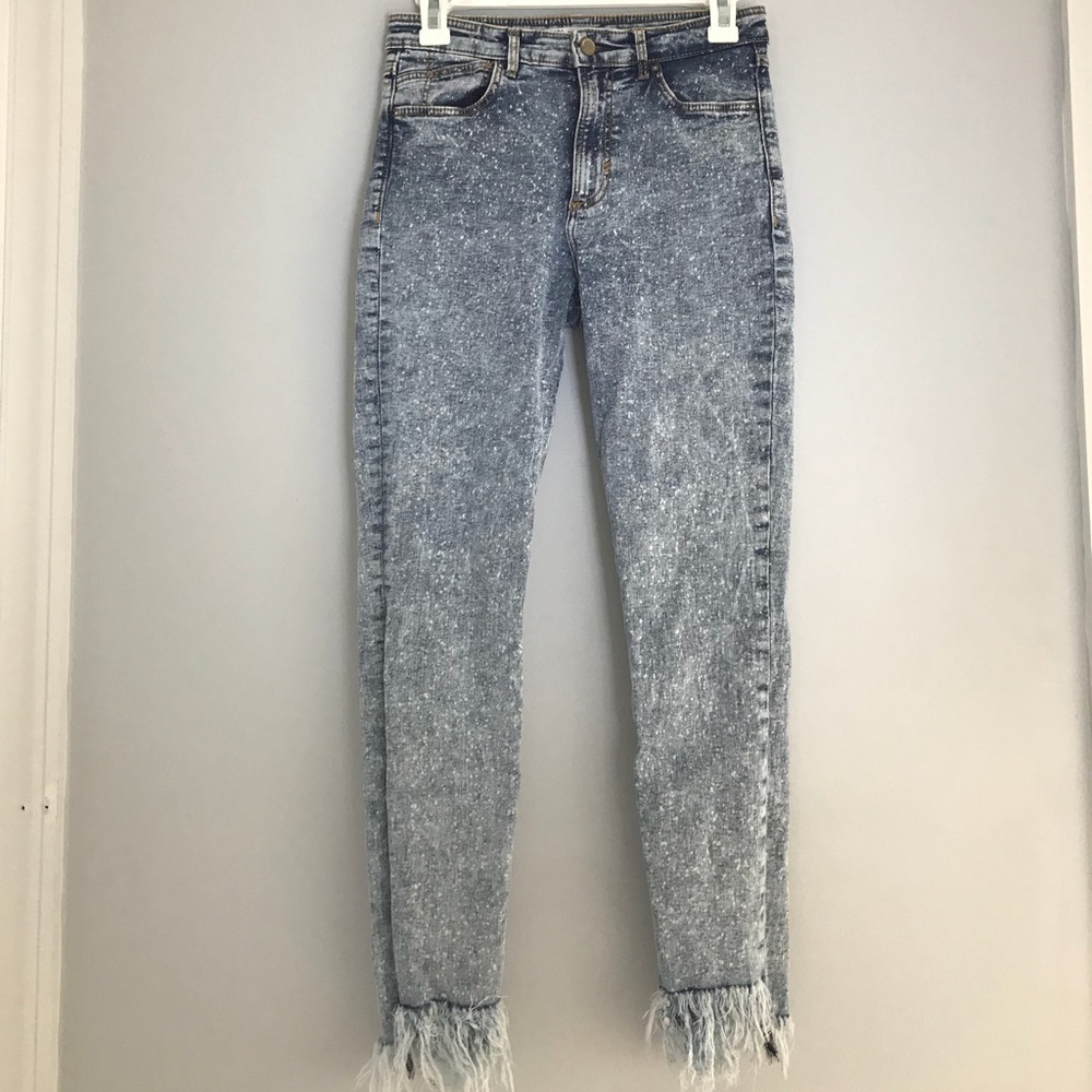 Zara Acid Wash Jeans With Frayed Hem
